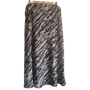 Hailey Elegant Black and White Patterned  Long‎ Slip Satin Skirt size 4XL